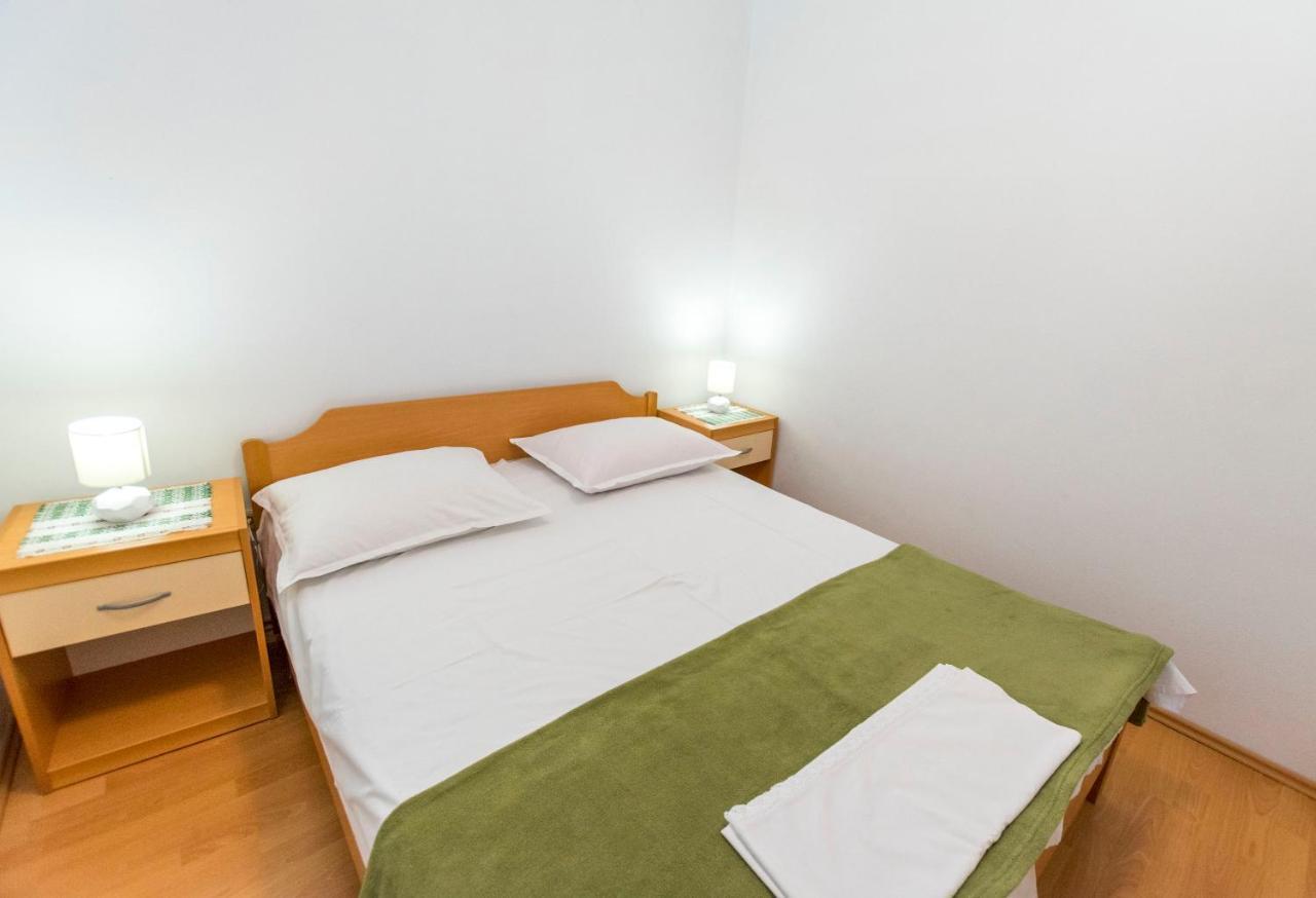 פרימוסטן Apartments Anica מראה חיצוני תמונה