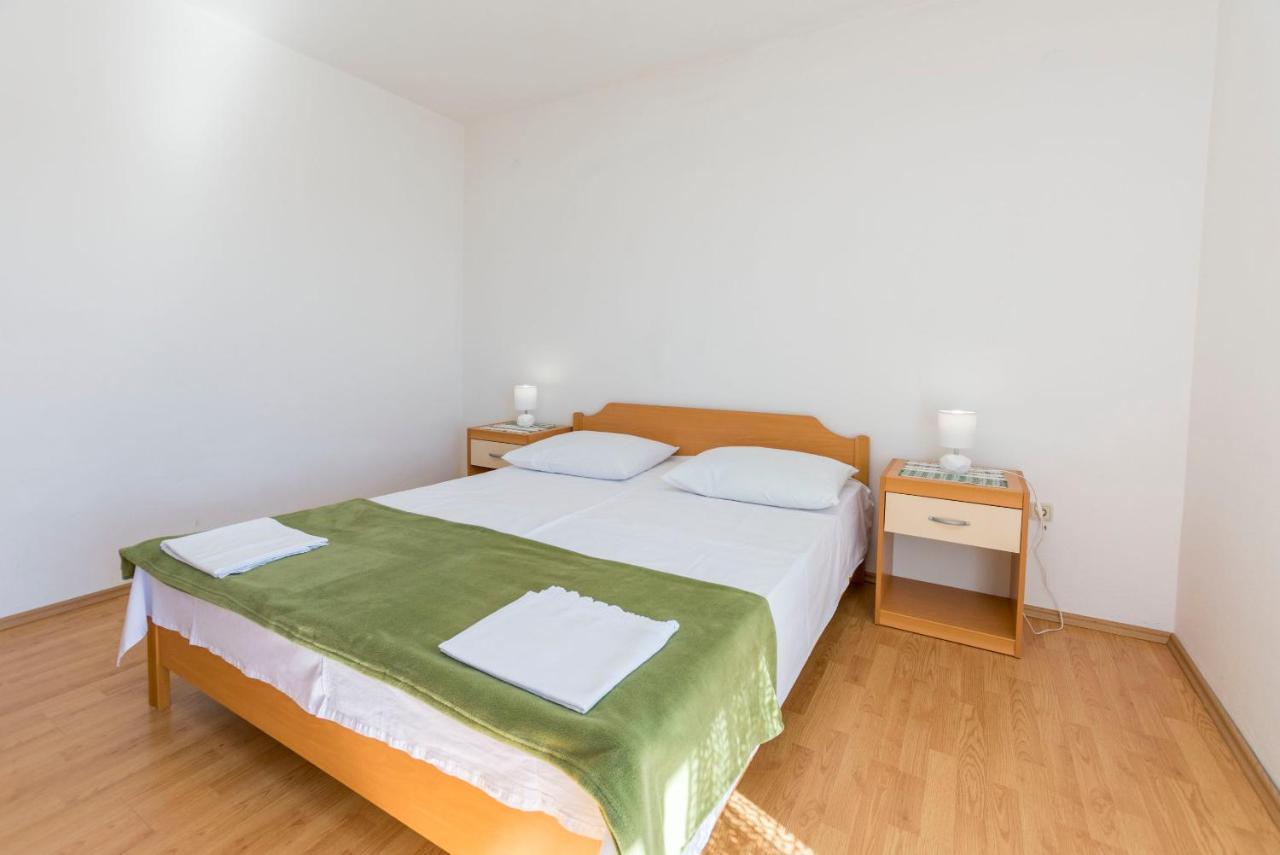 פרימוסטן Apartments Anica מראה חיצוני תמונה